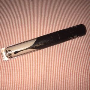 Kay Von D Lock-It-Tattoo Conealer